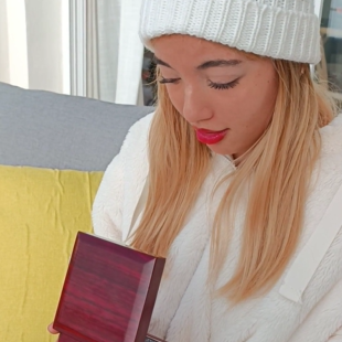 Daughter Gift, Message Card and Necklace. Daughter I Love Who You Are.