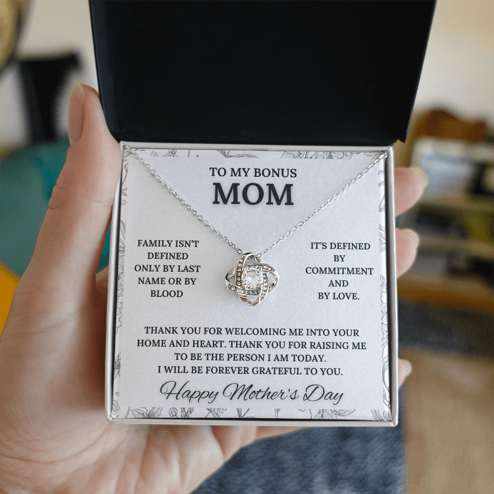 Bonus Mom On Mother's Day, A Heartfelt Thank You Message and Gorgeous Pendant